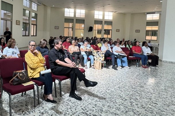 Participantes en el Taller de orientación para la protección de menores y adultos vulnerables